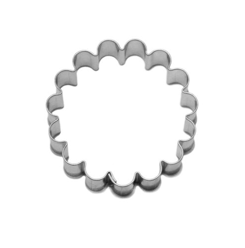 Circle – scalloped cookie cutter, tinplate